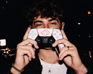 Manette PS5 Personalisée Naruto — Kit Pochoirs & Stickers